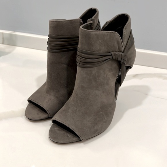 Vince Camuto Annavay Open Toe Booties - Picture 3 of 6